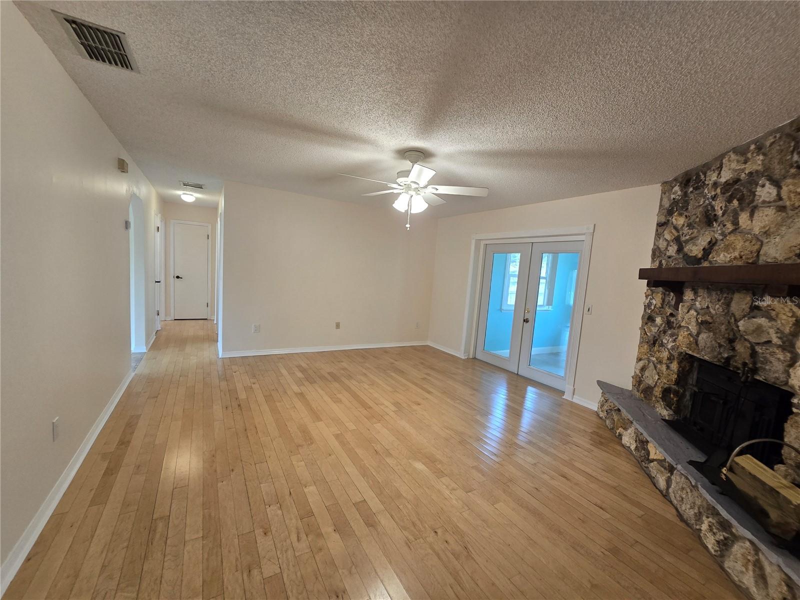 Image 9 of 38 For 217 Longleaf Court