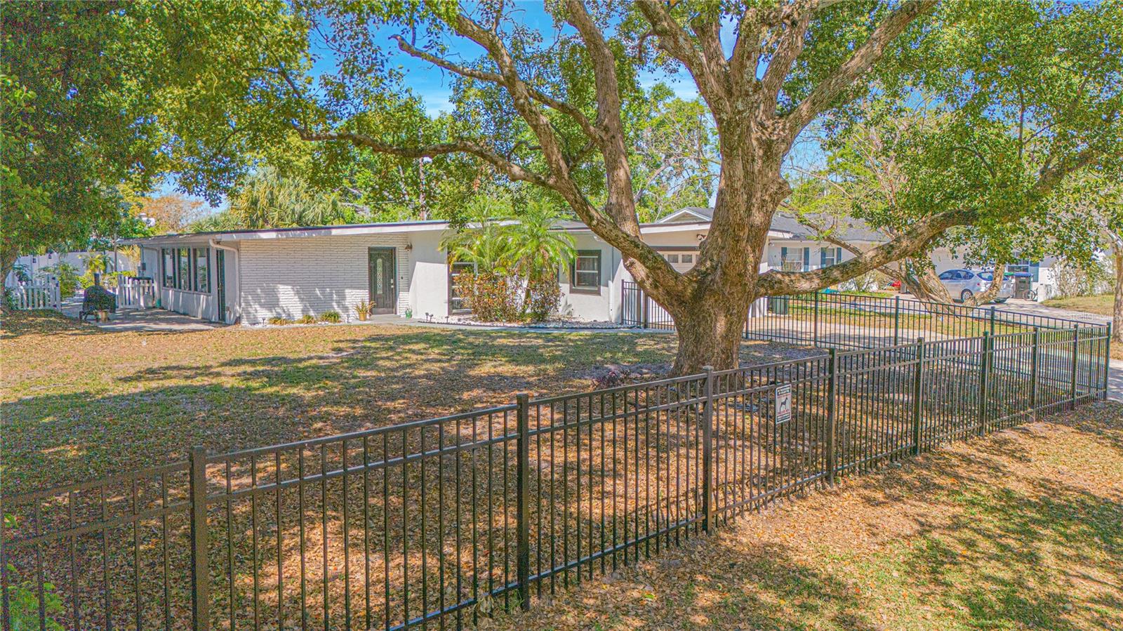 Image 4 of 32 For 701 Denton Road