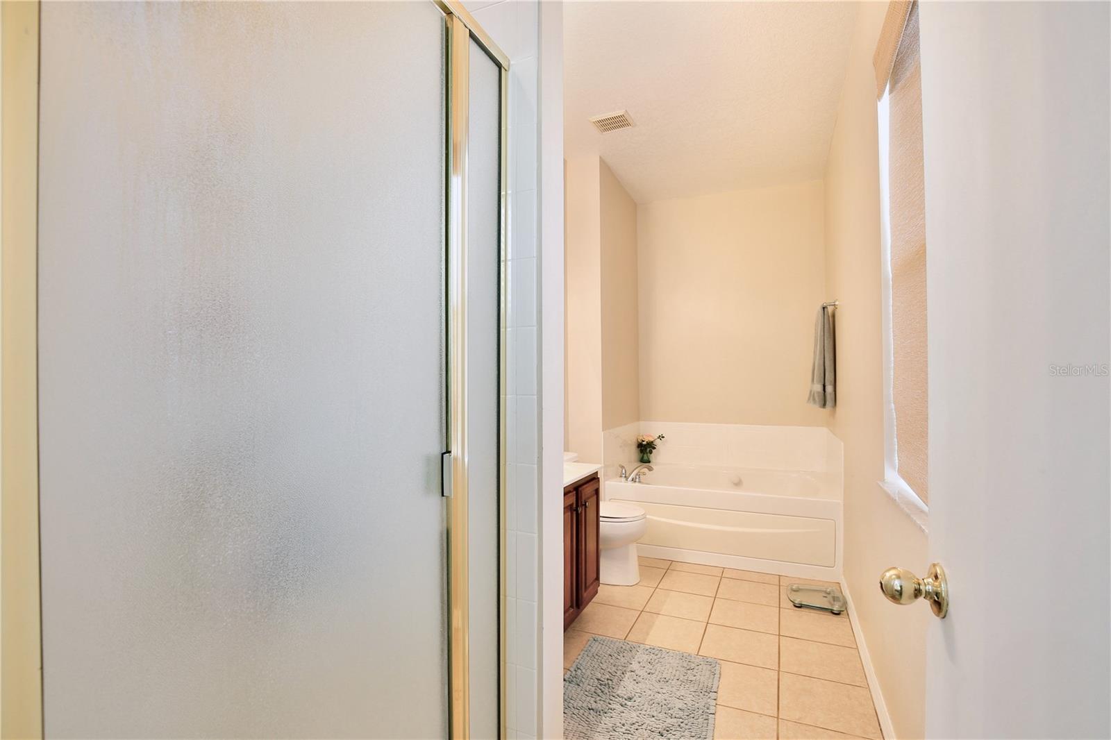 Image 14 of 42 For 14717 Royal Poinciana Drive