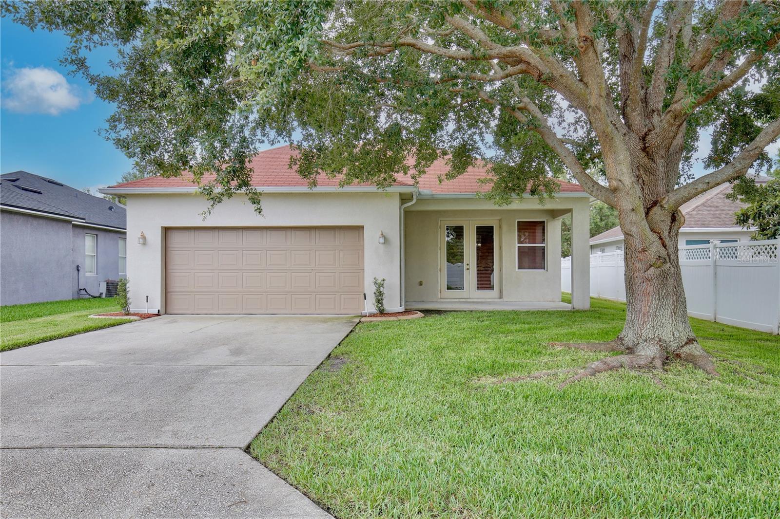Image 27 of 42 For 14717 Royal Poinciana Drive