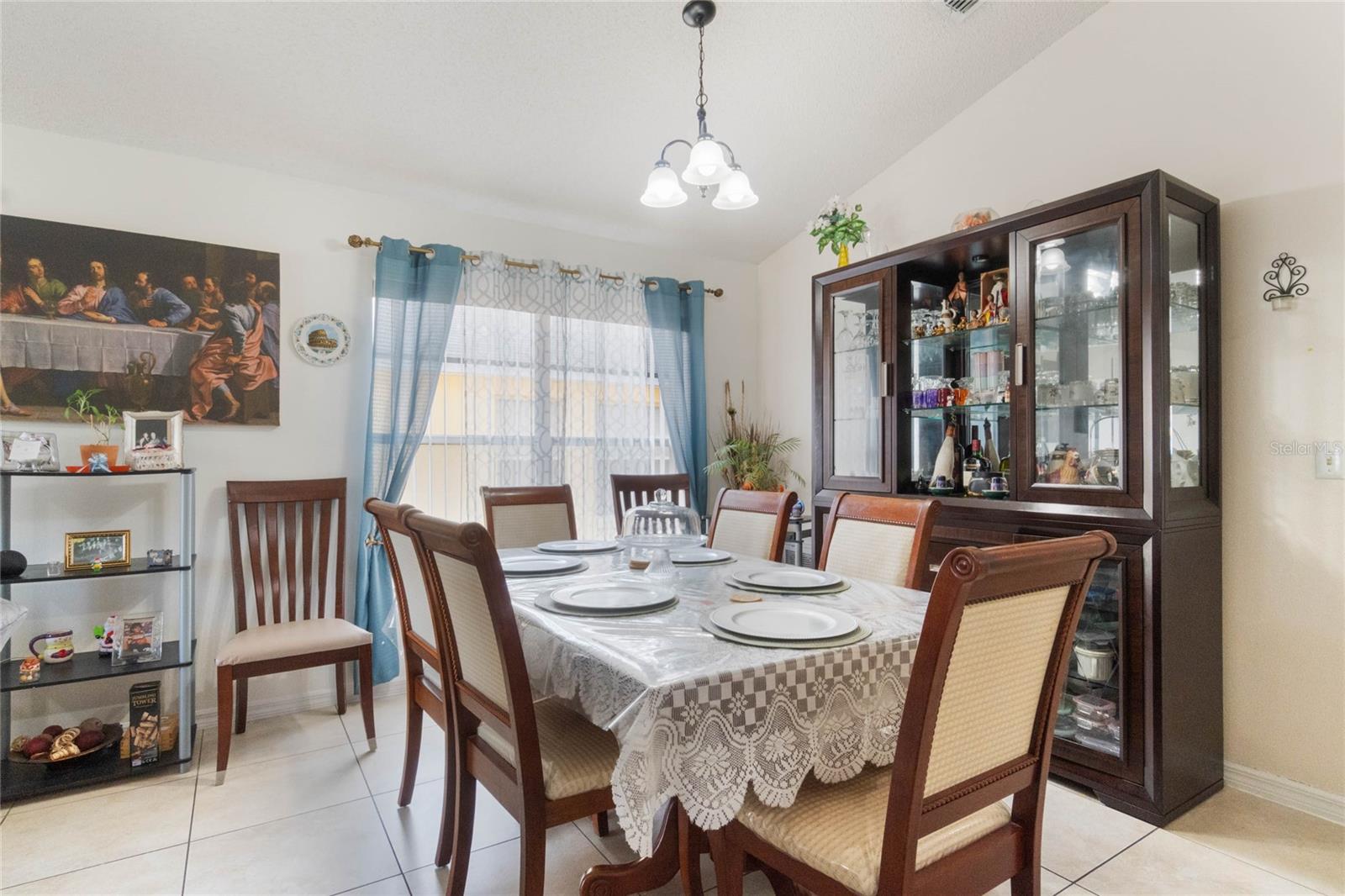 Image 5 of 25 For 640 Lady Diana Drive