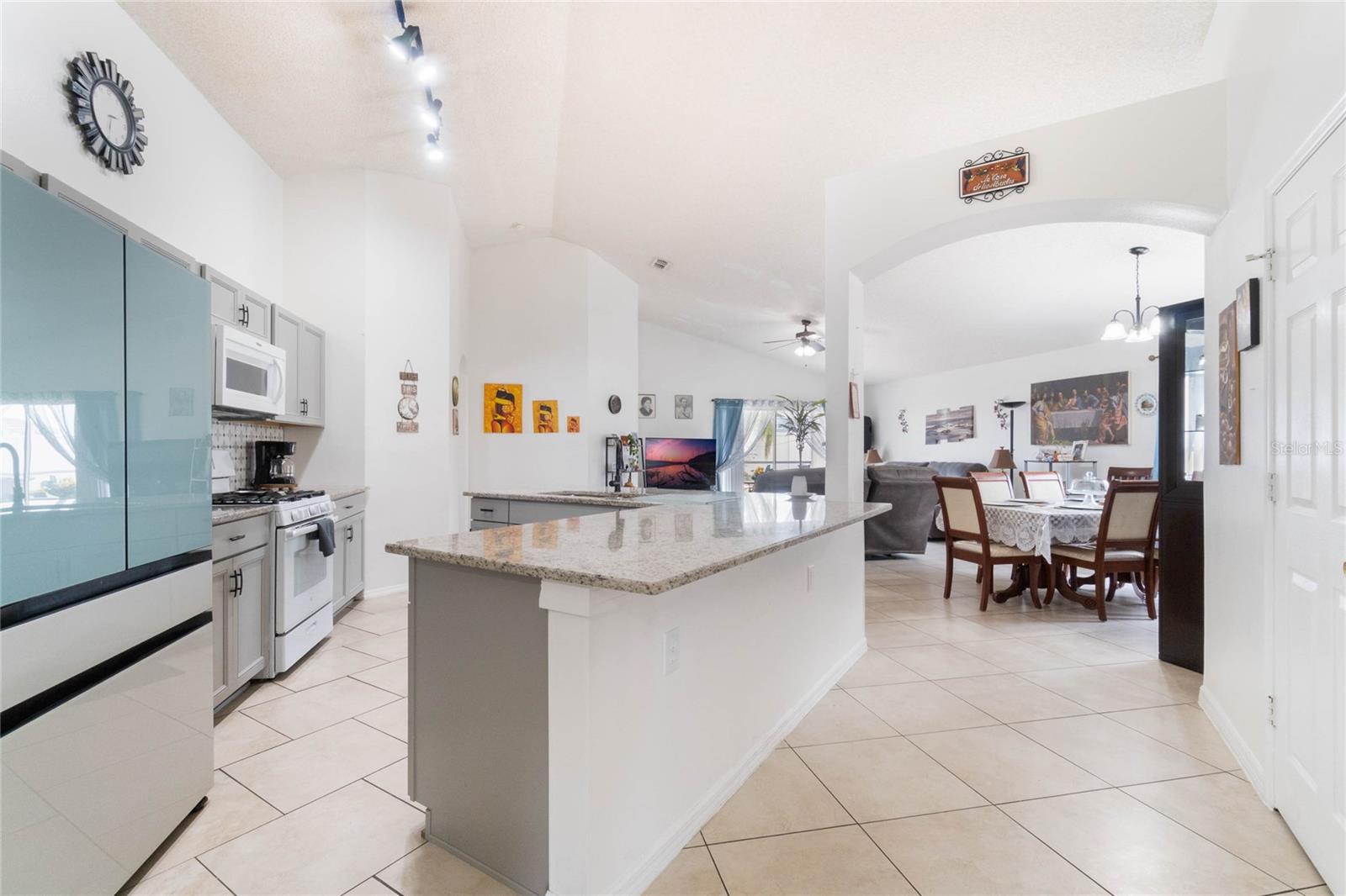 Image 6 of 25 For 640 Lady Diana Drive