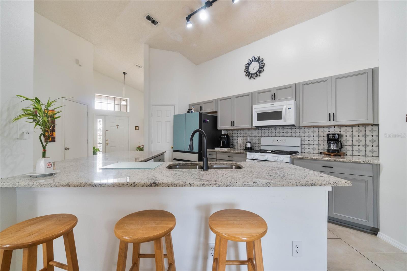 Image 8 of 25 For 640 Lady Diana Drive