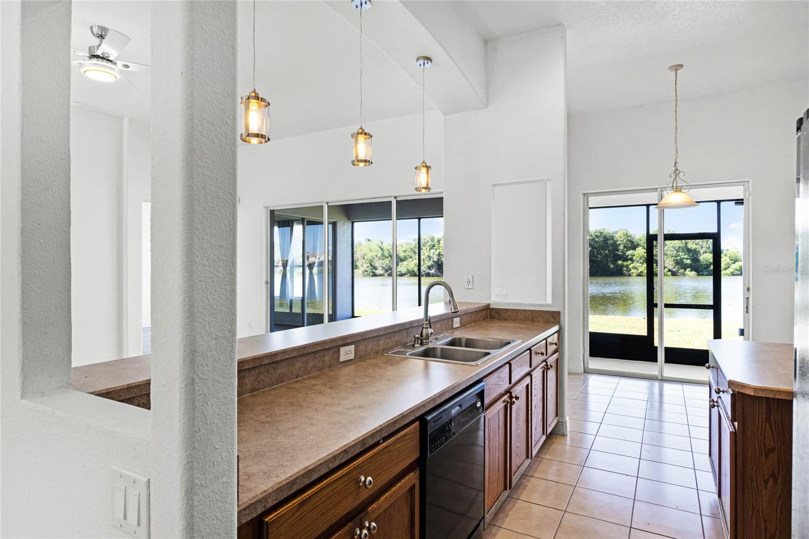 Image 20 of 91 For 3561 Somerset Circle