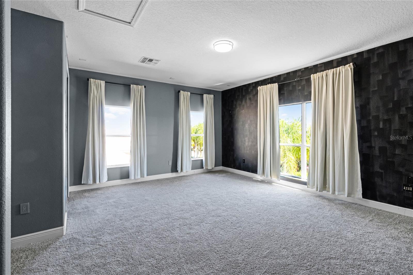 Image 32 of 91 For 3561 Somerset Circle