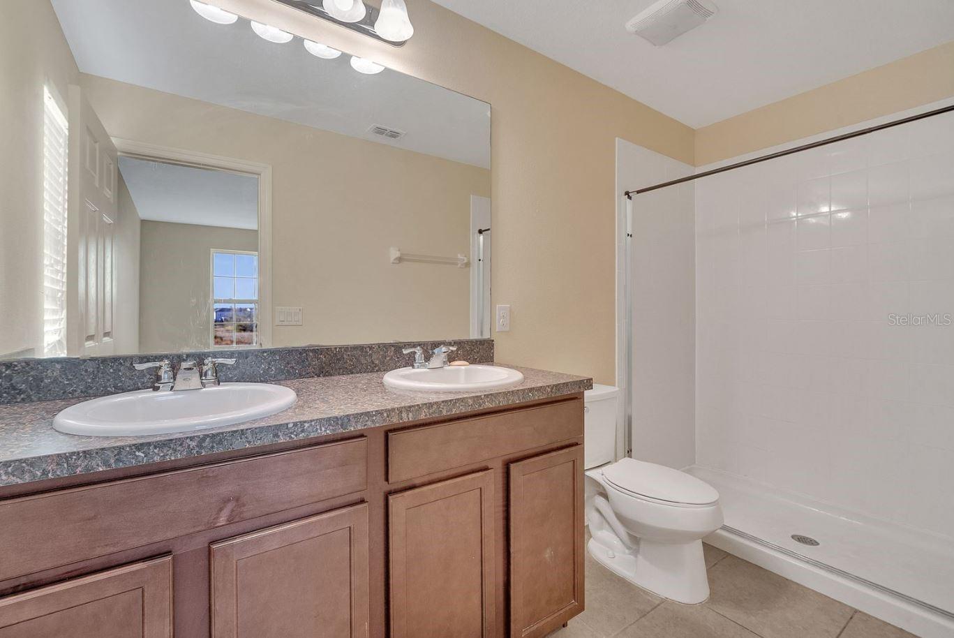 Image 4 of 15 For 172 Primrose Drive