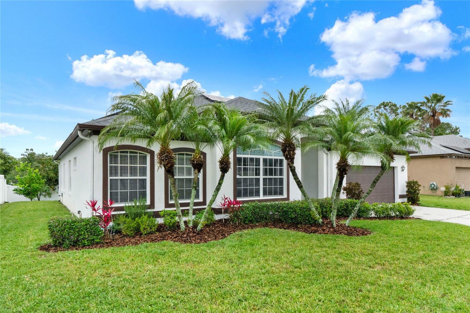 Image 3 of 49 For 309 Lake Amberleigh Drive