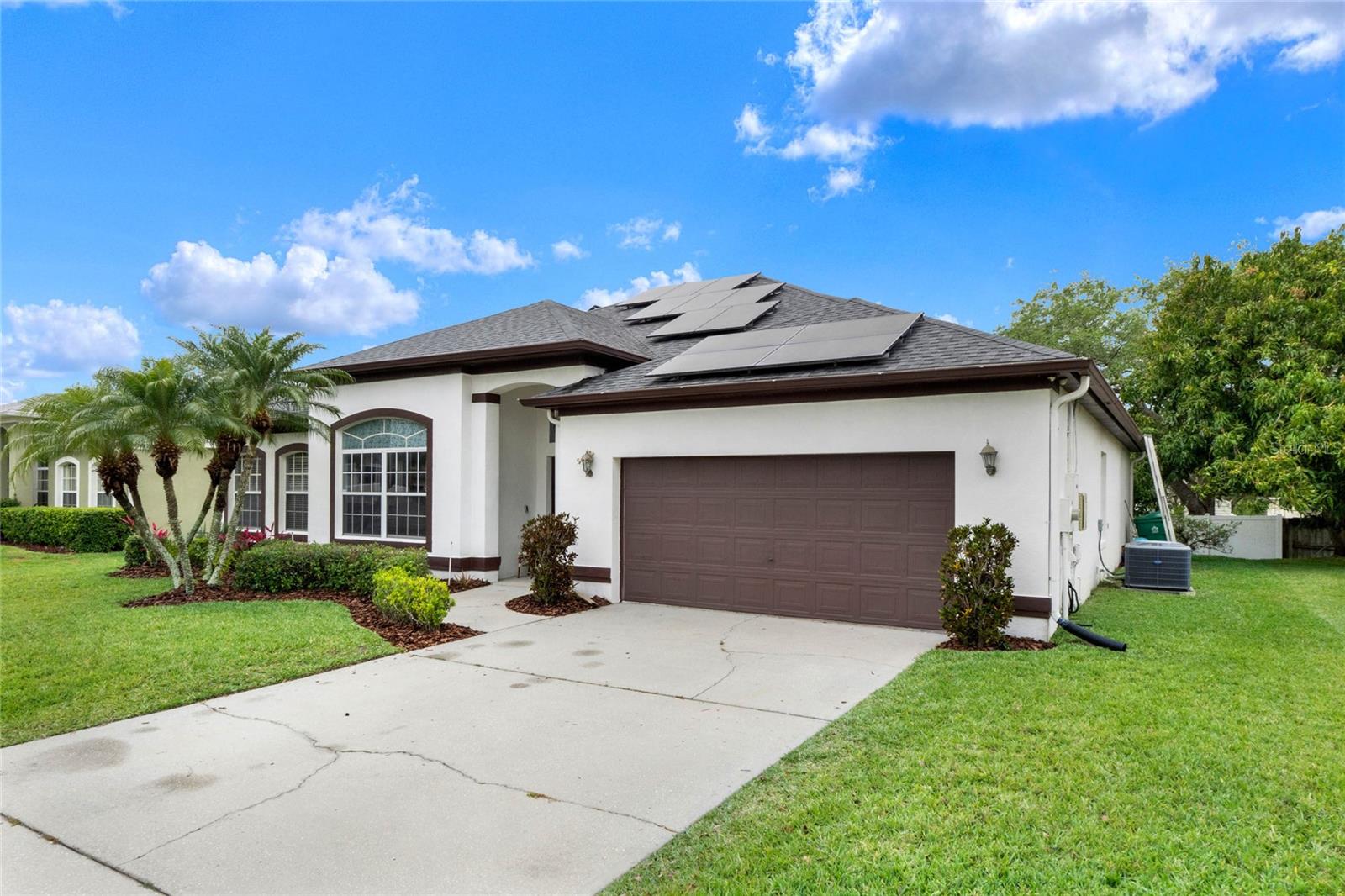 Image 5 of 49 For 309 Lake Amberleigh Drive