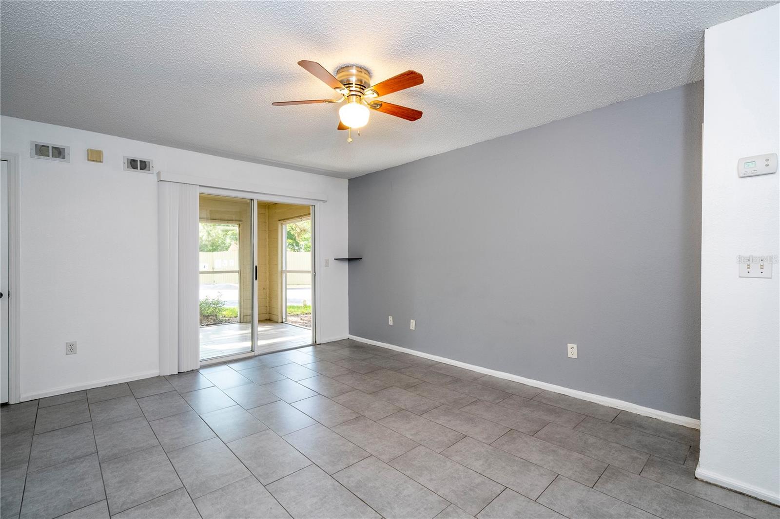 Image 16 of 42 For 5136 Park Central Drive 212