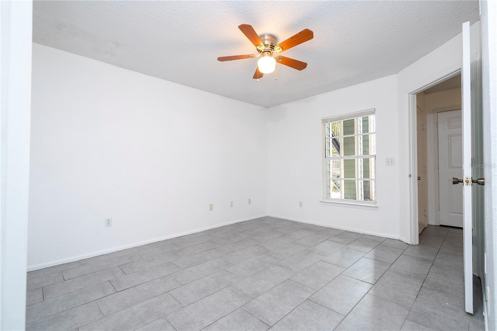Image 26 of 42 For 5136 Park Central Drive 212