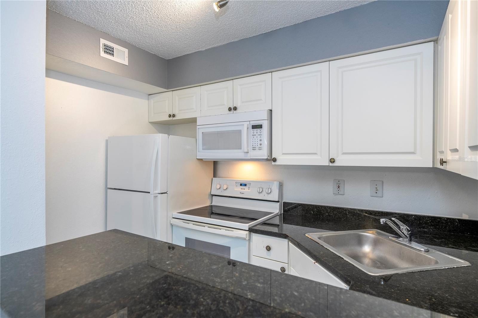 Image 27 of 42 For 5136 Park Central Drive 212