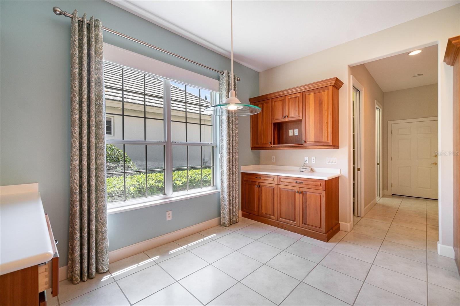 Image 16 of 45 For 6125 Foxfield Court