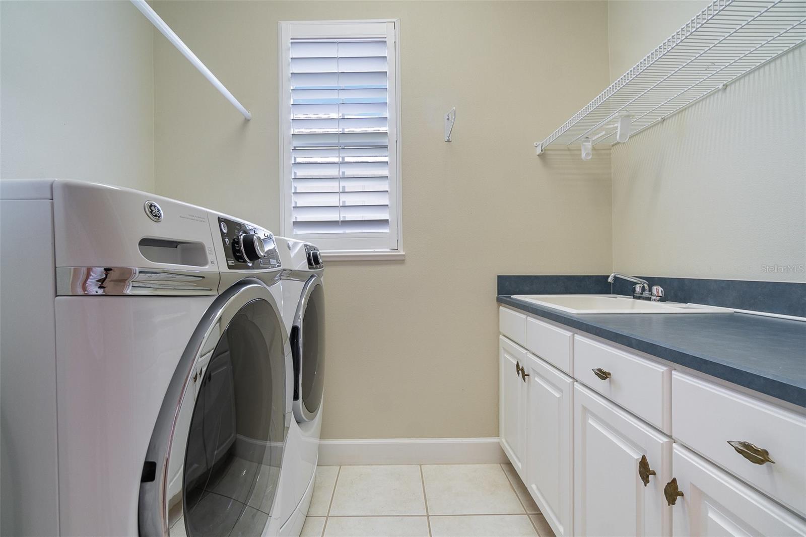 Image 17 of 45 For 6125 Foxfield Court