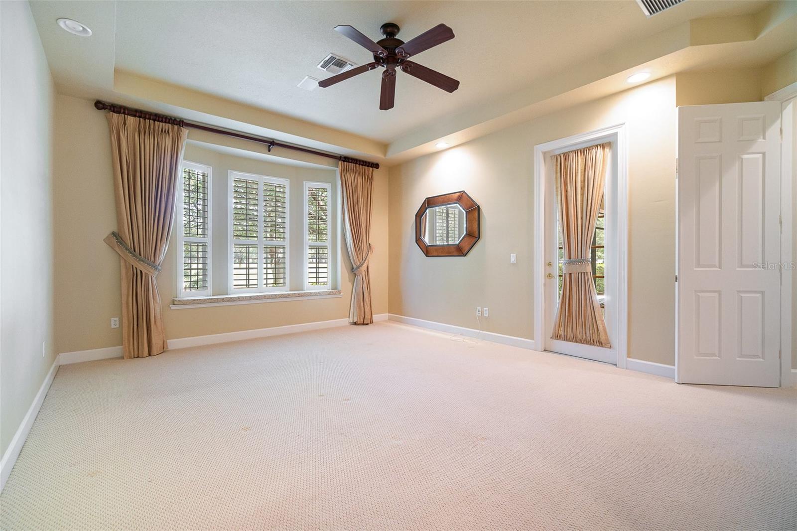 Image 18 of 45 For 6125 Foxfield Court