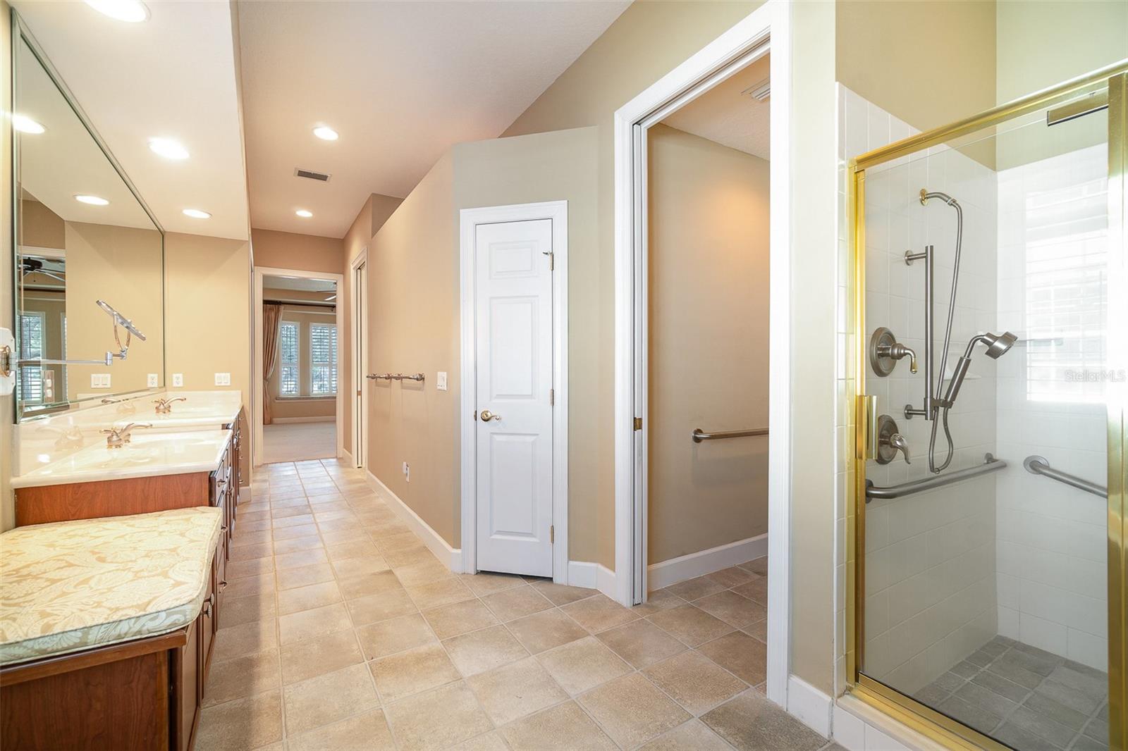 Image 23 of 45 For 6125 Foxfield Court