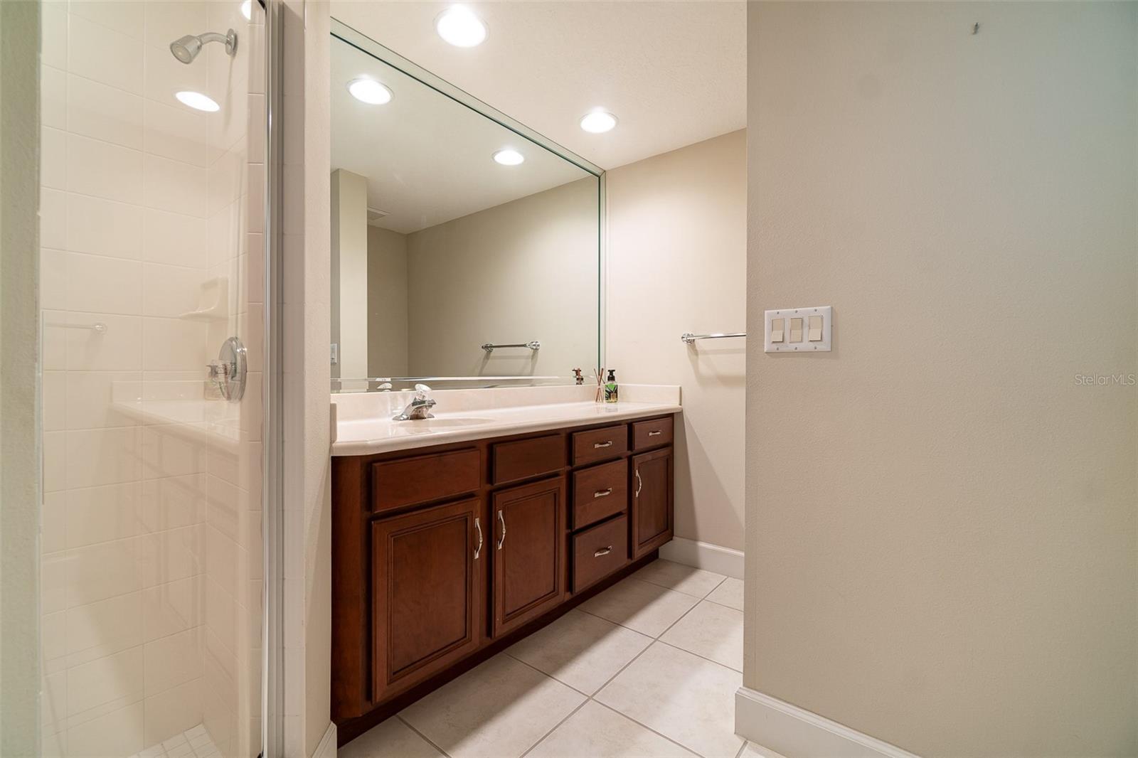 Image 26 of 45 For 6125 Foxfield Court