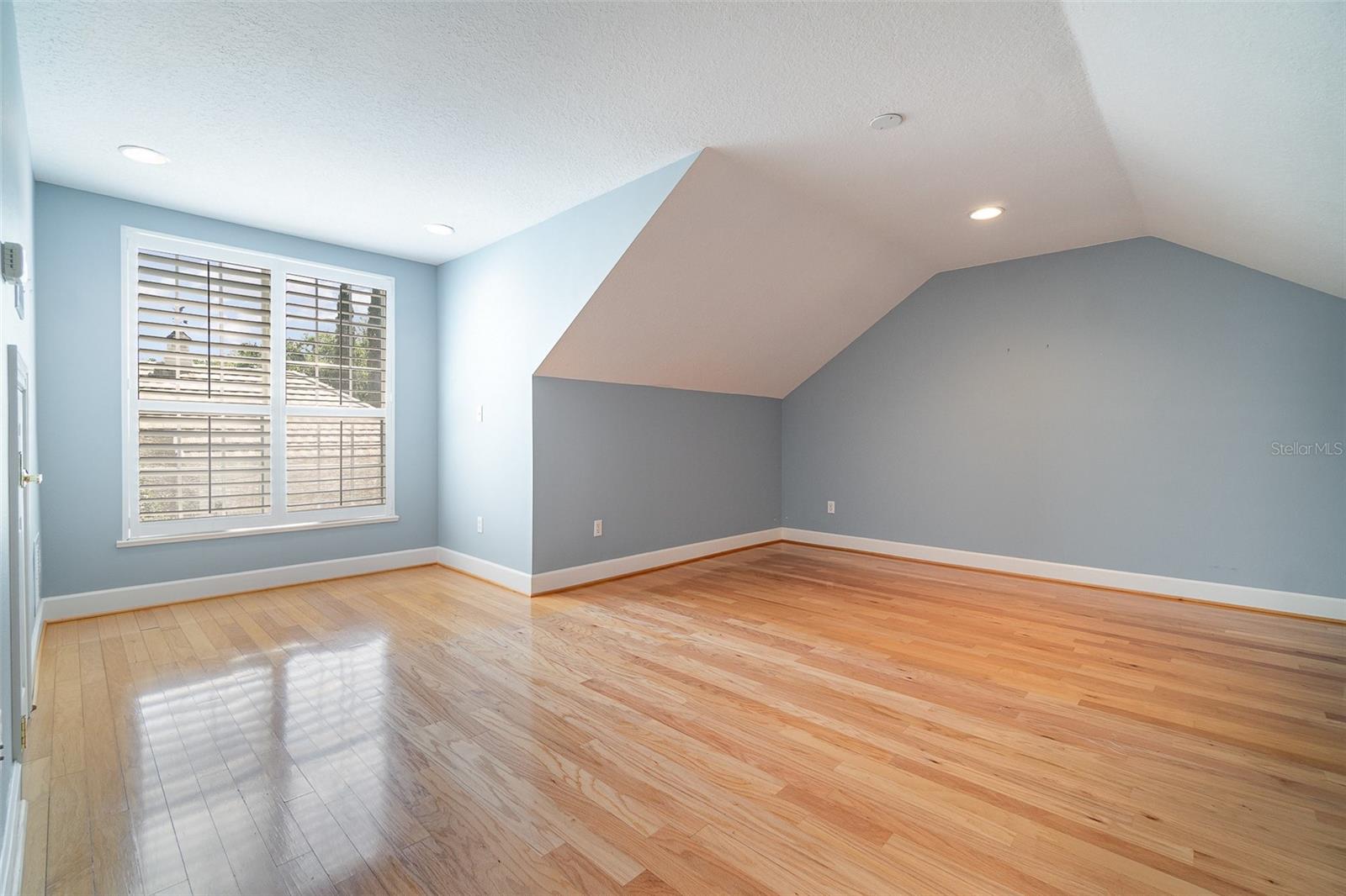 Image 29 of 45 For 6125 Foxfield Court