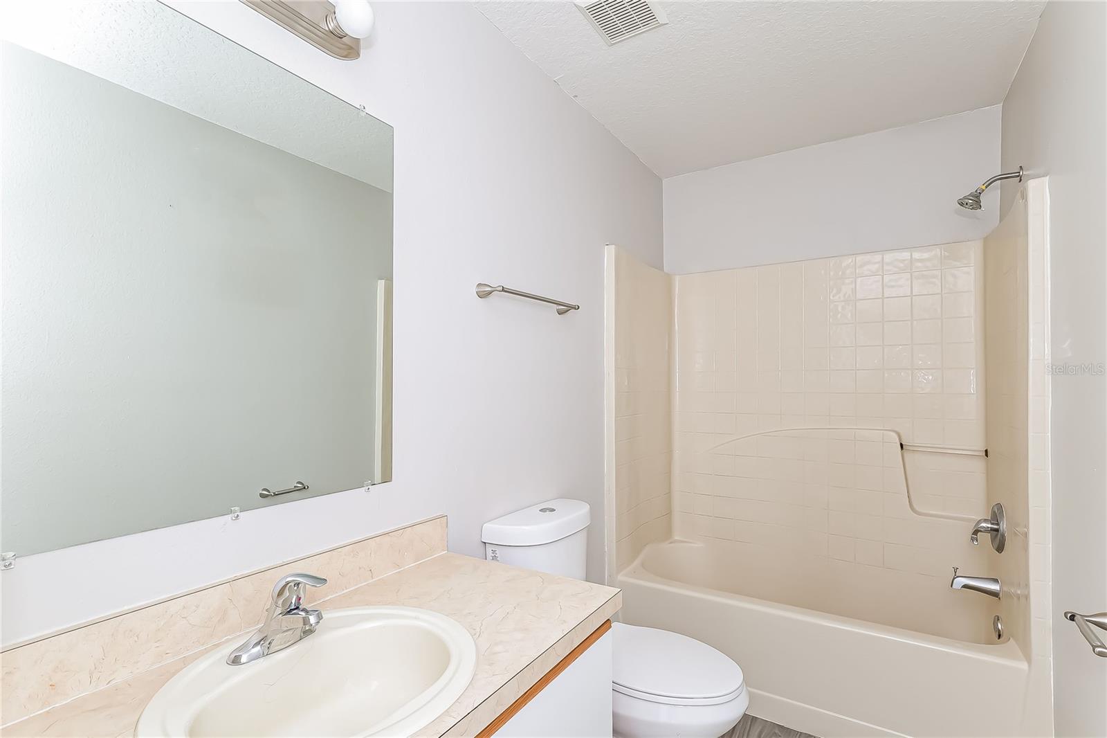 Image 15 of 17 For 637 Delmonte Court