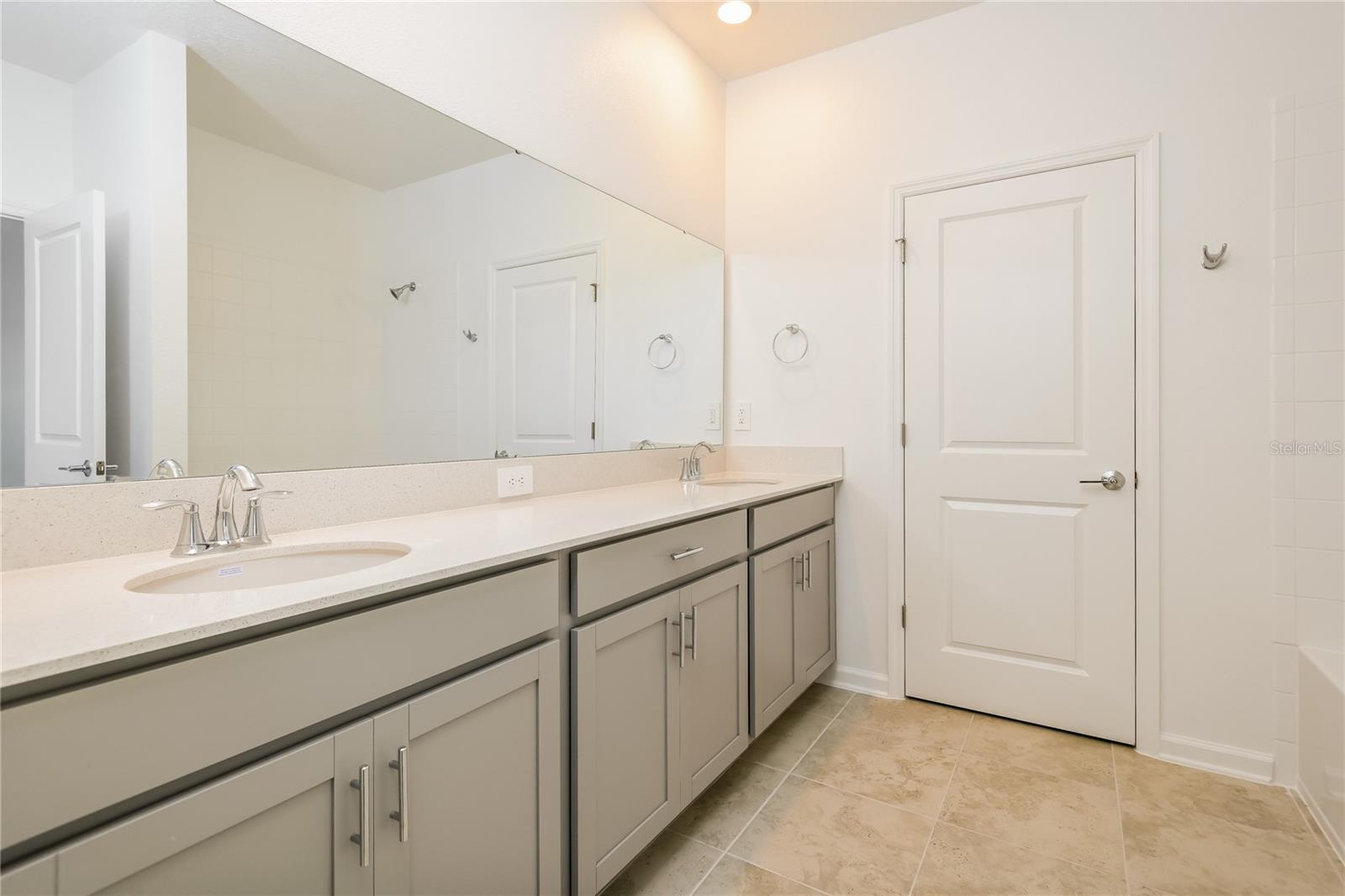 Image 16 of 17 For 6424 Sprucepine Lane