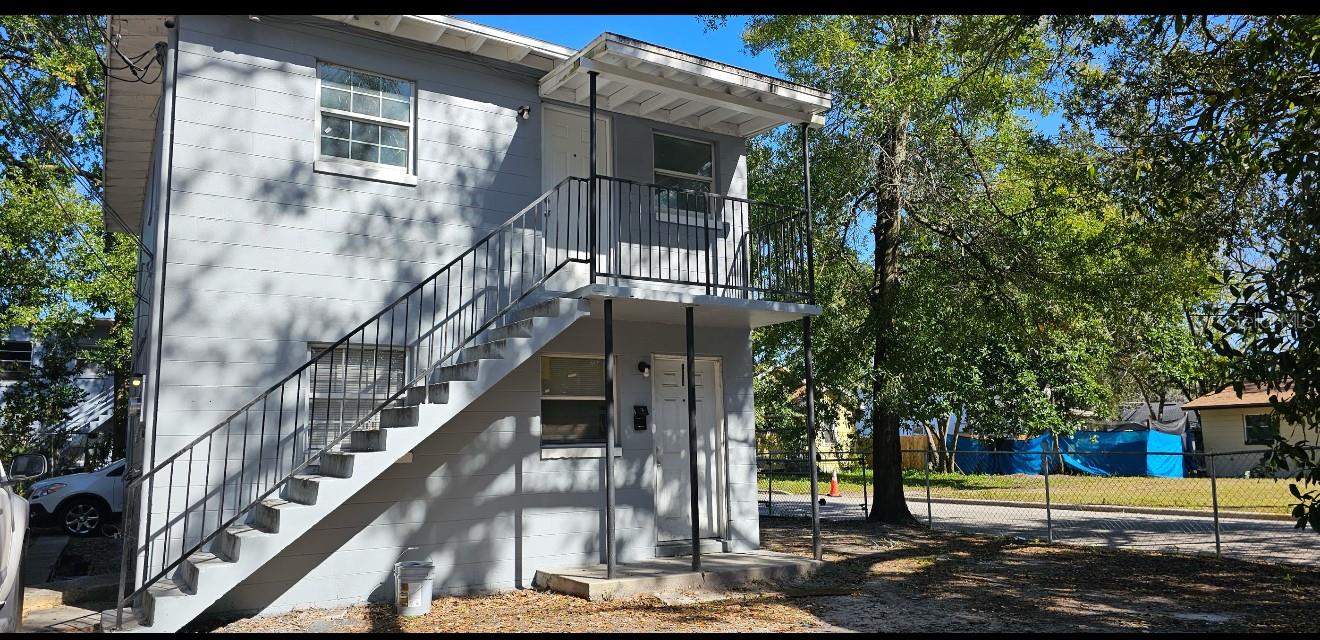 Image 2 of 11 For 1025 Colyer Street A-b