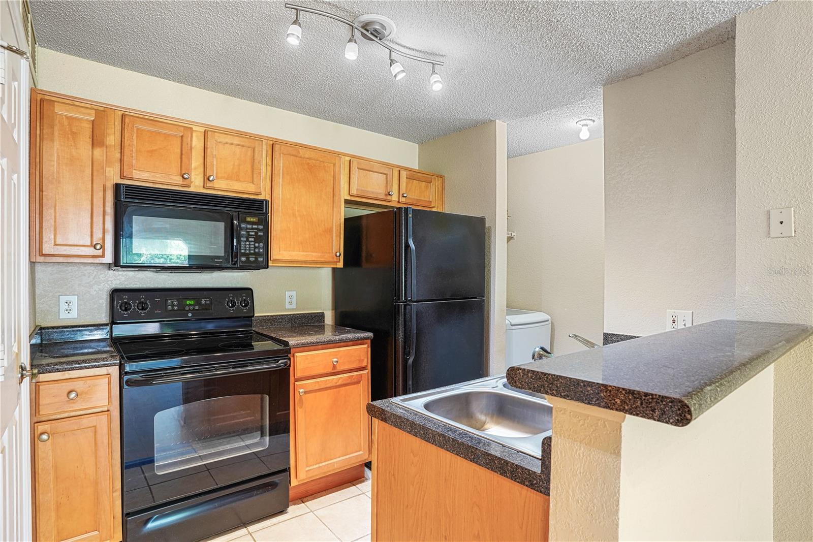 Image 11 of 33 For 390 Woodside Drive 302