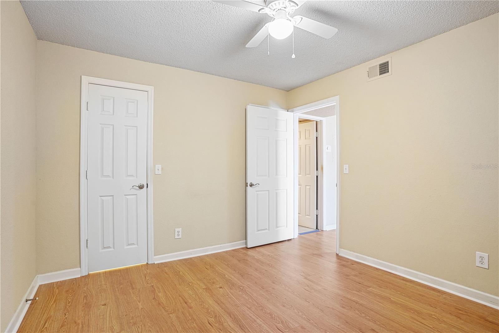 Image 15 of 33 For 390 Woodside Drive 302