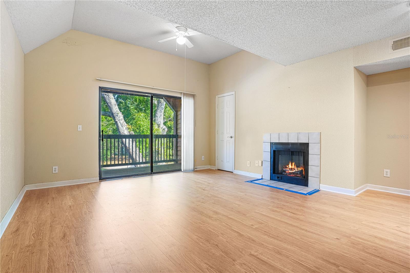 Image 7 of 33 For 390 Woodside Drive 302