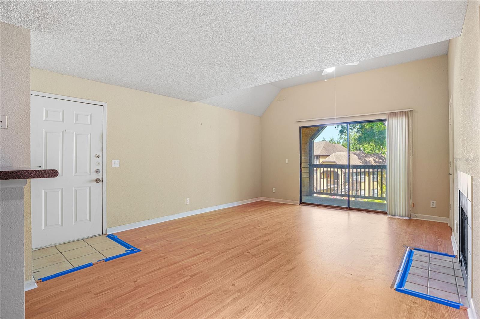 Image 8 of 33 For 390 Woodside Drive 302