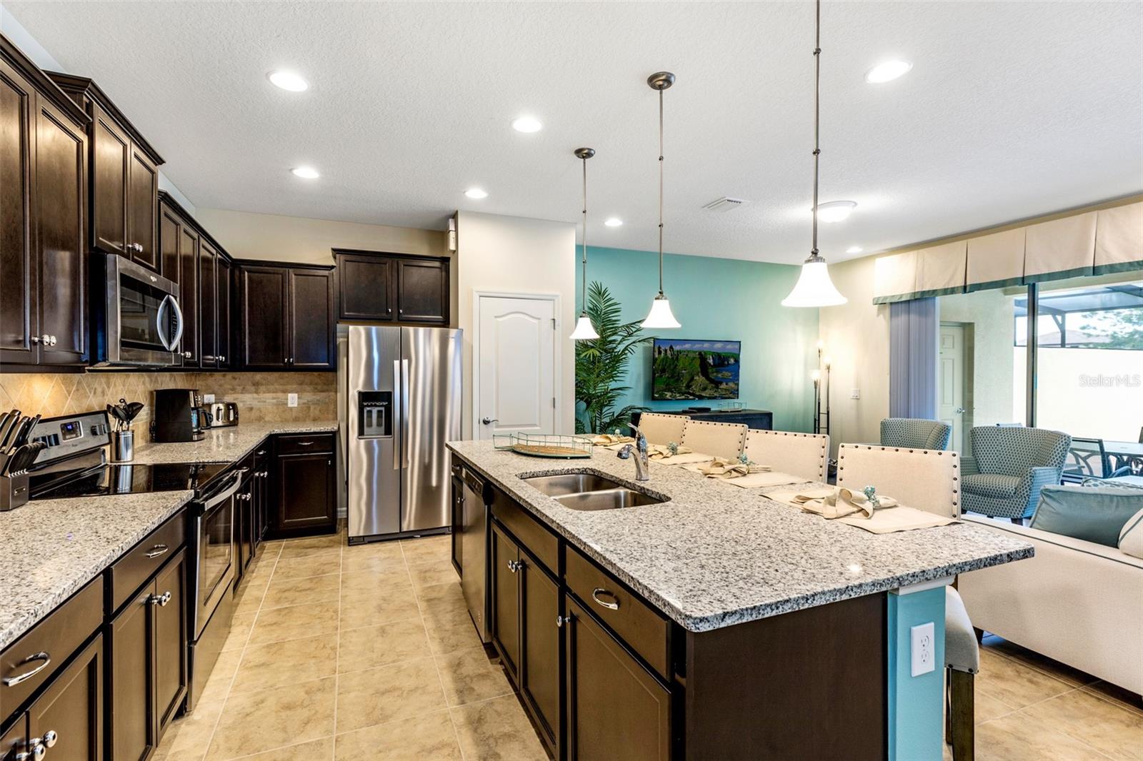 Image 11 of 33 For 8887 Geneve Court