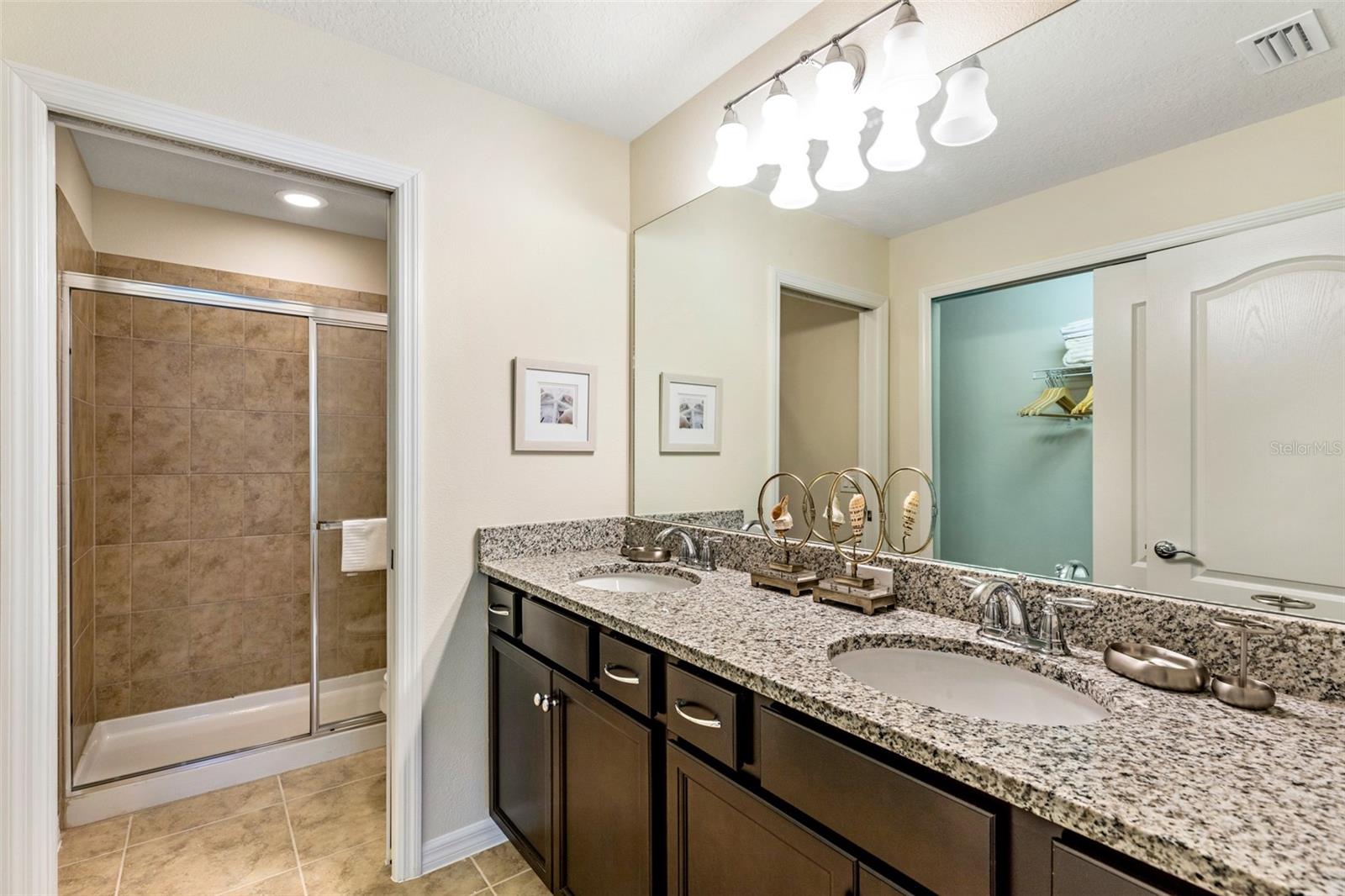 Image 21 of 33 For 8887 Geneve Court