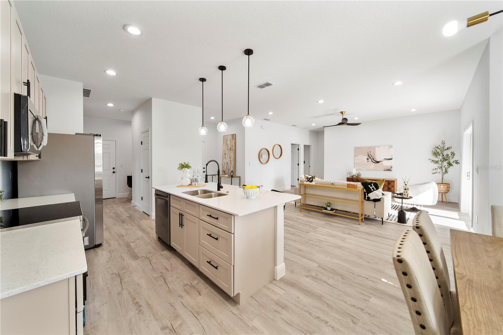 Image 7 of 29 For 2297 Wagonwheel Avenue Se