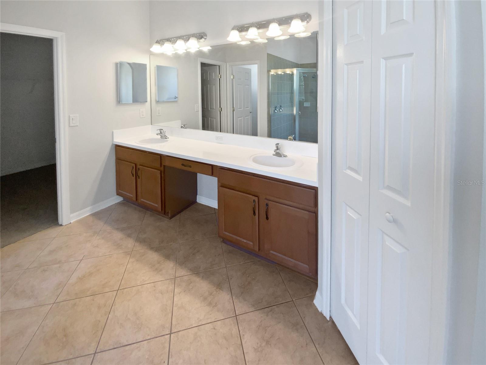 Image 18 of 44 For 4249 Hawksley Place