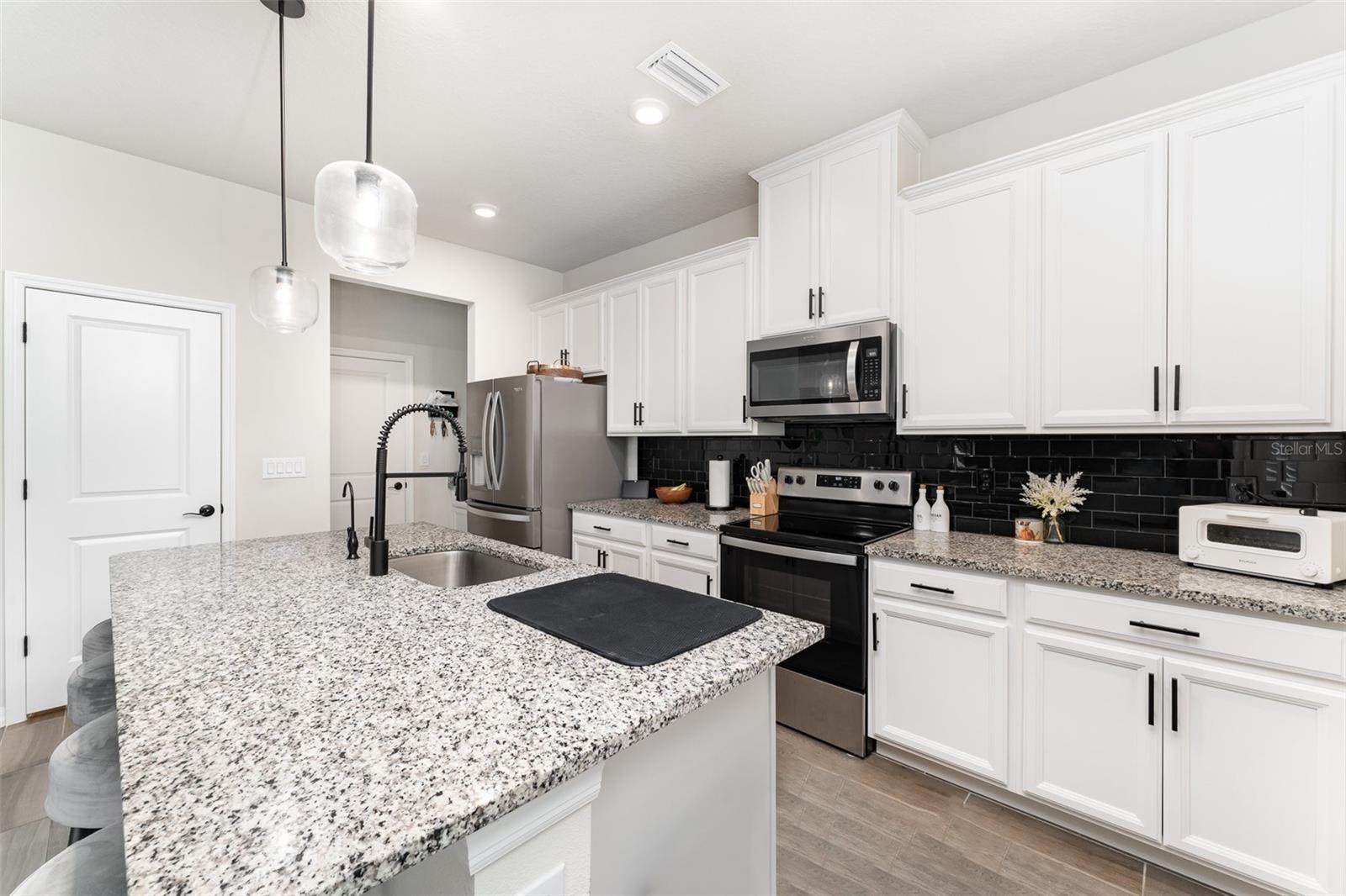 Image 10 of 30 For 13532 Palmera Vista Drive