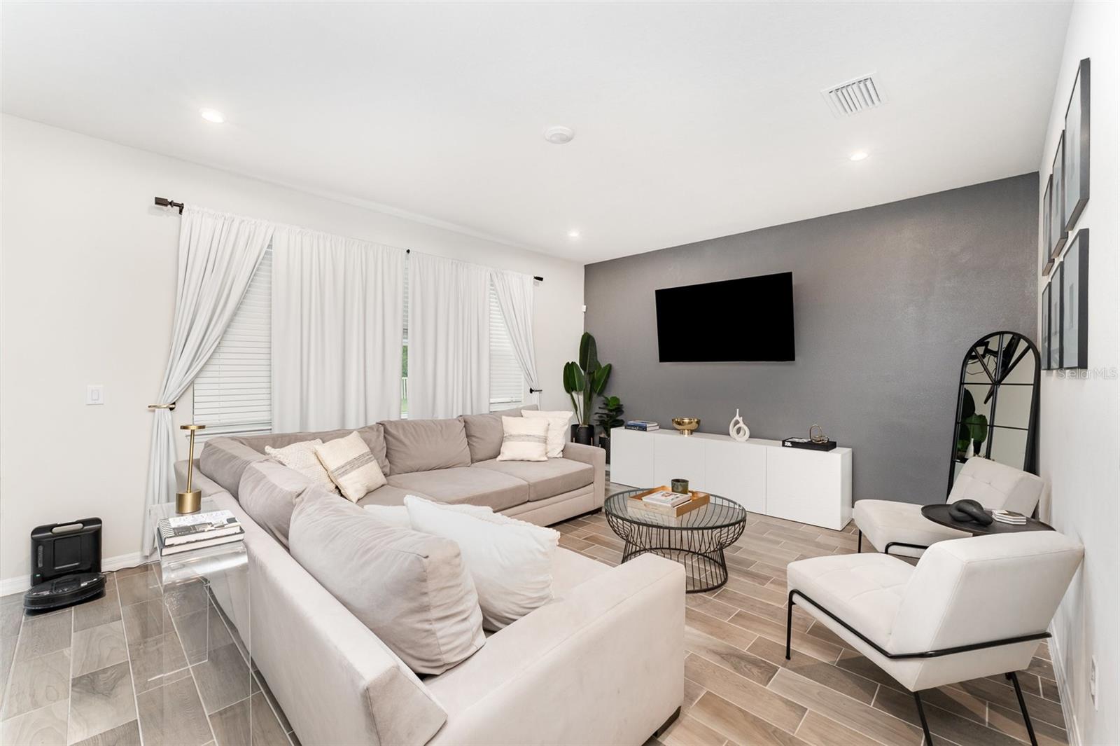 Image 8 of 30 For 13532 Palmera Vista Drive
