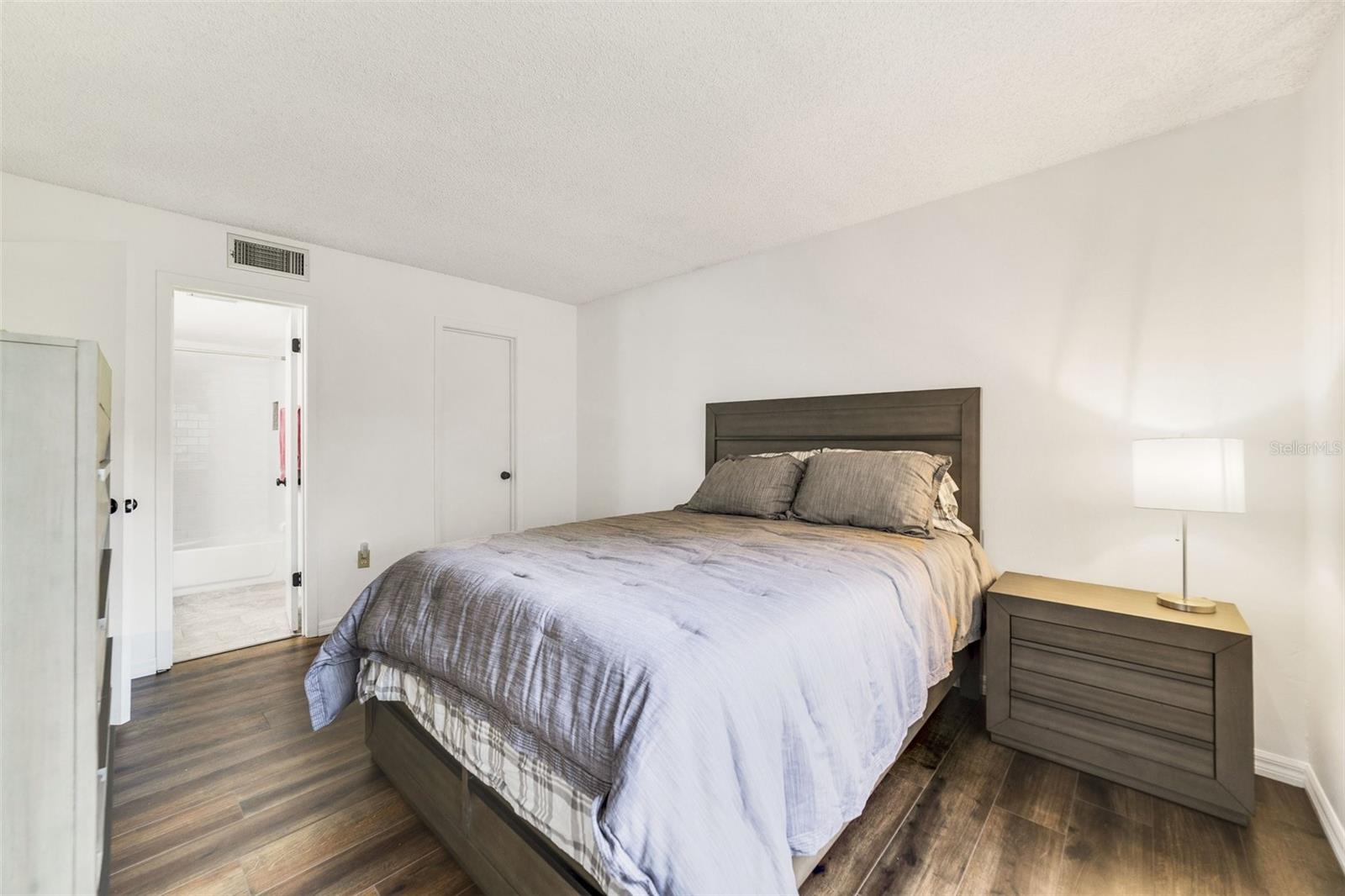 Image 10 of 18 For 3294 Semoran Boulevard 14