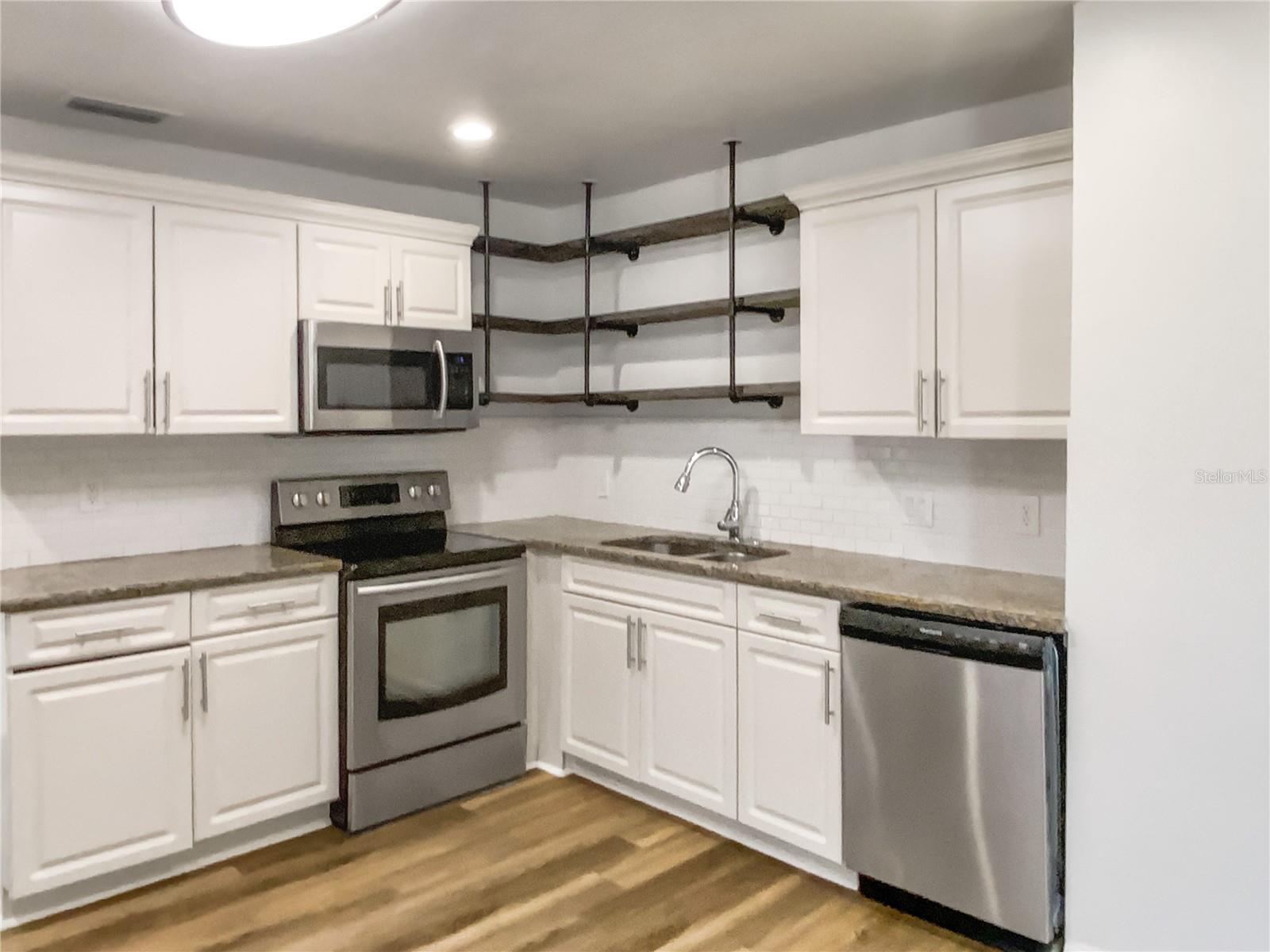 Image 9 of 33 For 1115 31st Street W