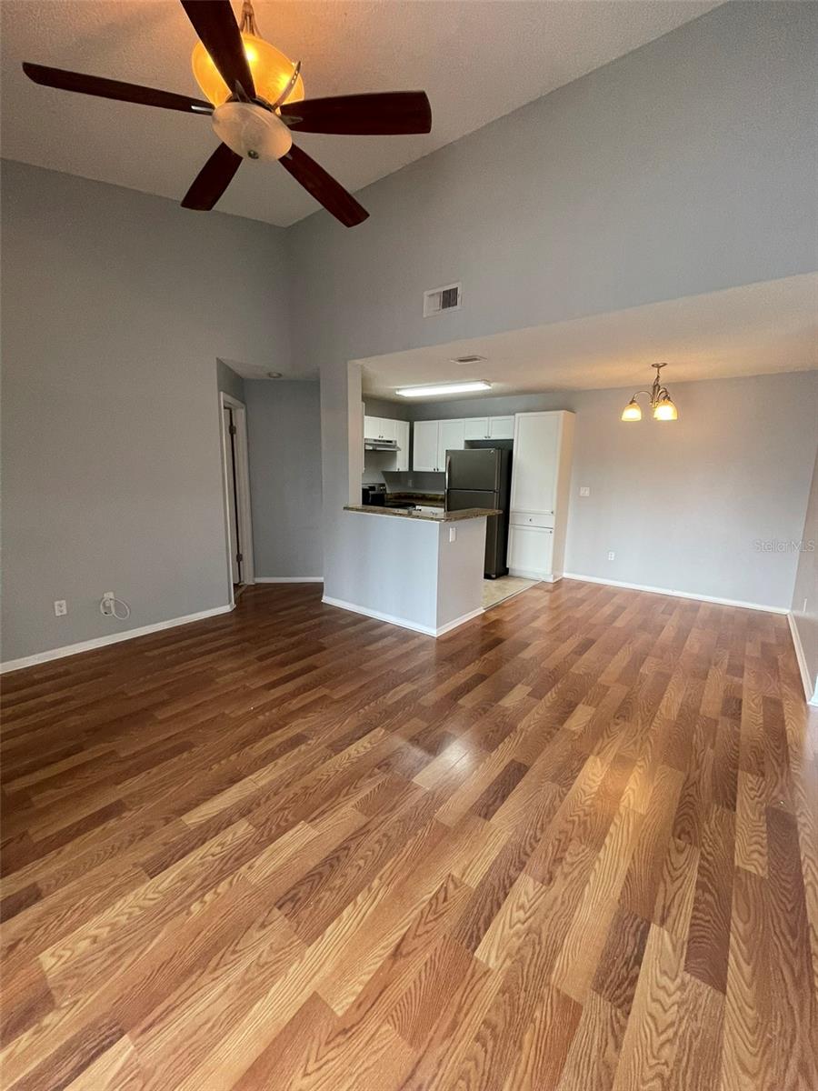 Image 11 of 30 For 718 Sugar Bay Way 202