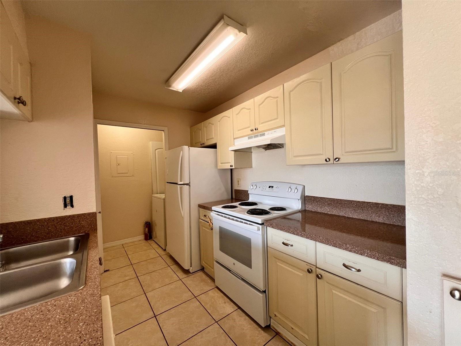 Image 4 of 14 For 2550 Alafaya Trail 4107