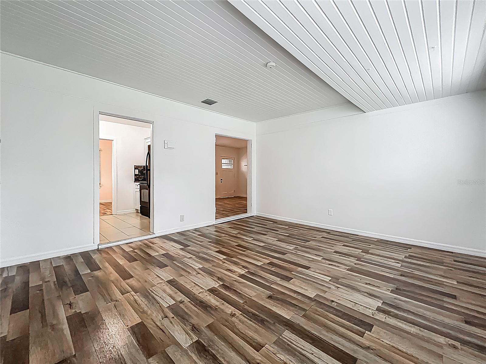 Image 12 of 41 For 810 Catalina Drive