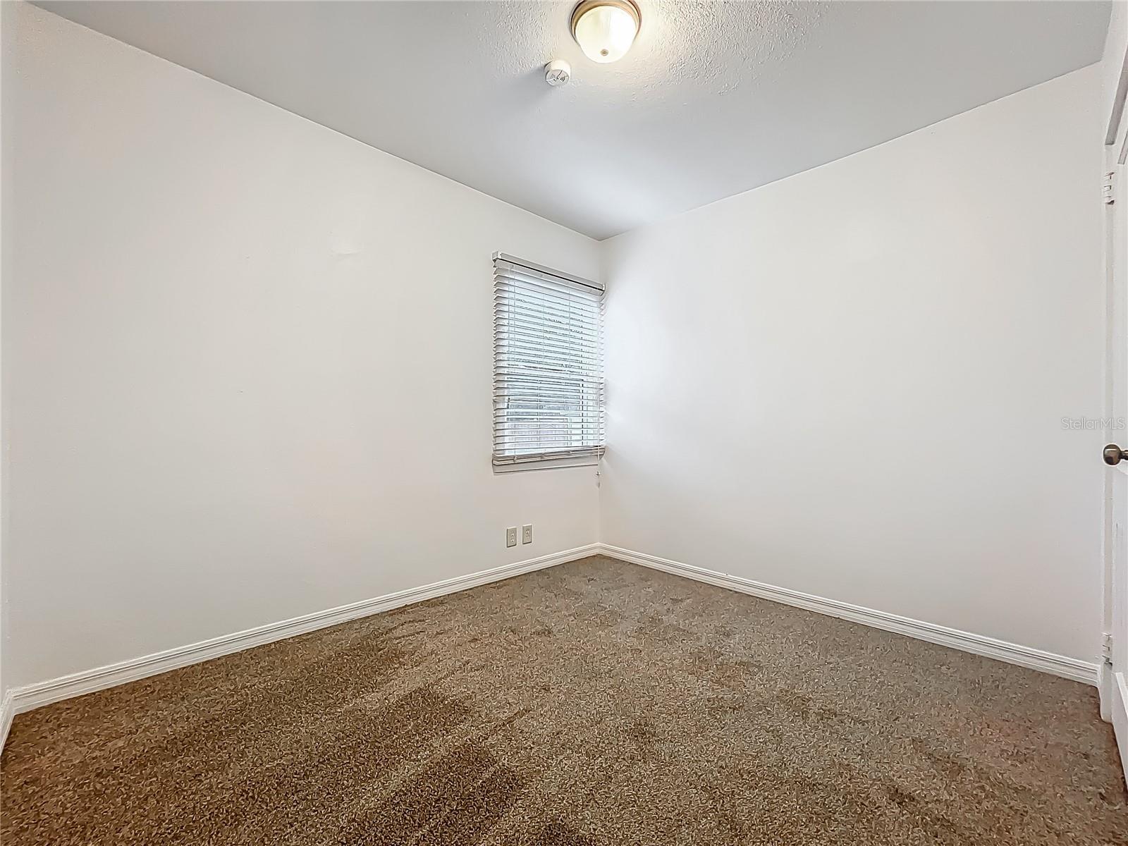 Image 15 of 41 For 810 Catalina Drive