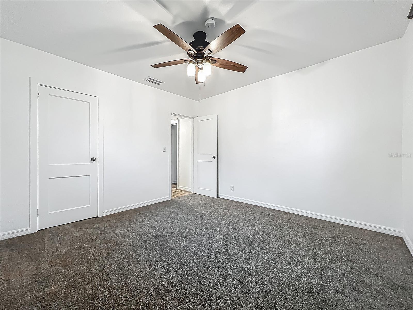 Image 17 of 41 For 810 Catalina Drive