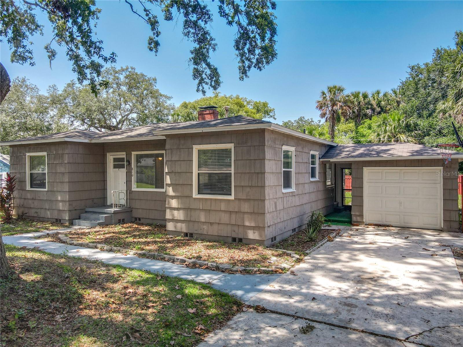 Image 2 of 41 For 810 Catalina Drive