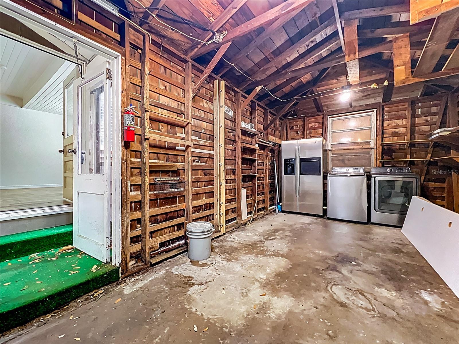 Image 21 of 41 For 810 Catalina Drive