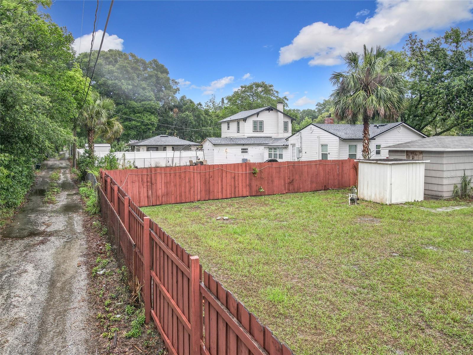 Image 28 of 41 For 810 Catalina Drive