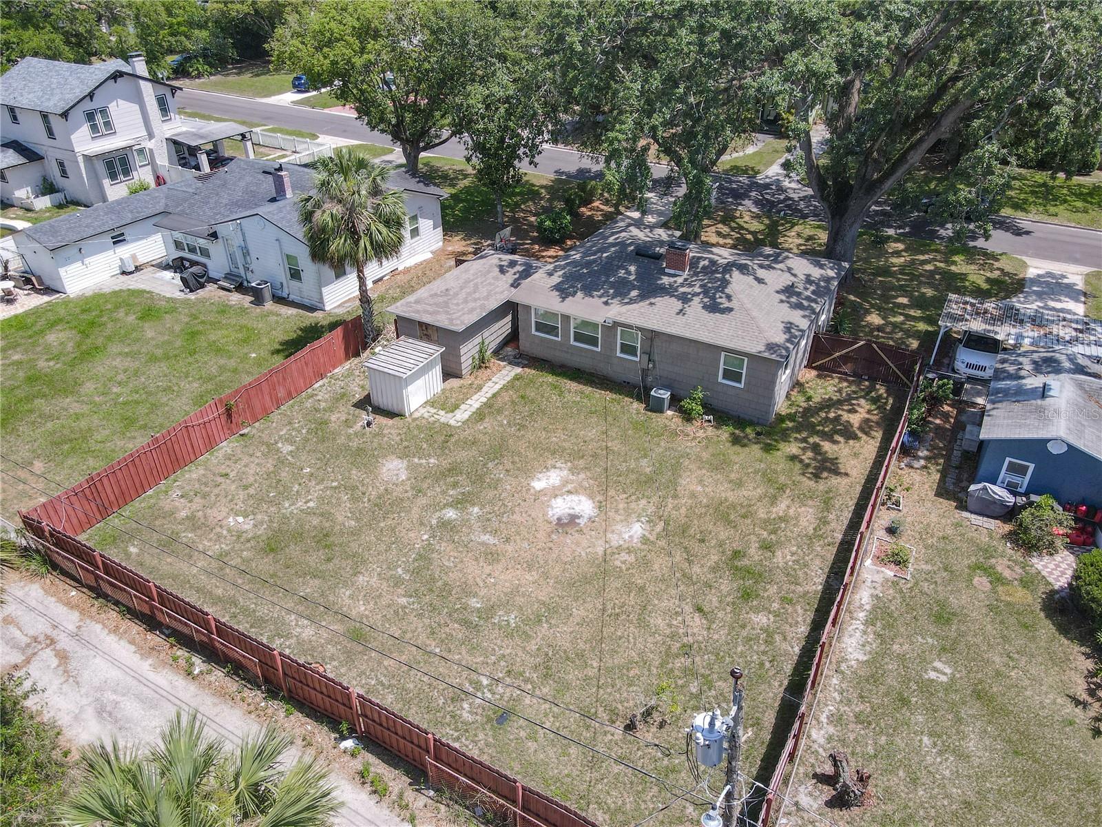Image 34 of 41 For 810 Catalina Drive