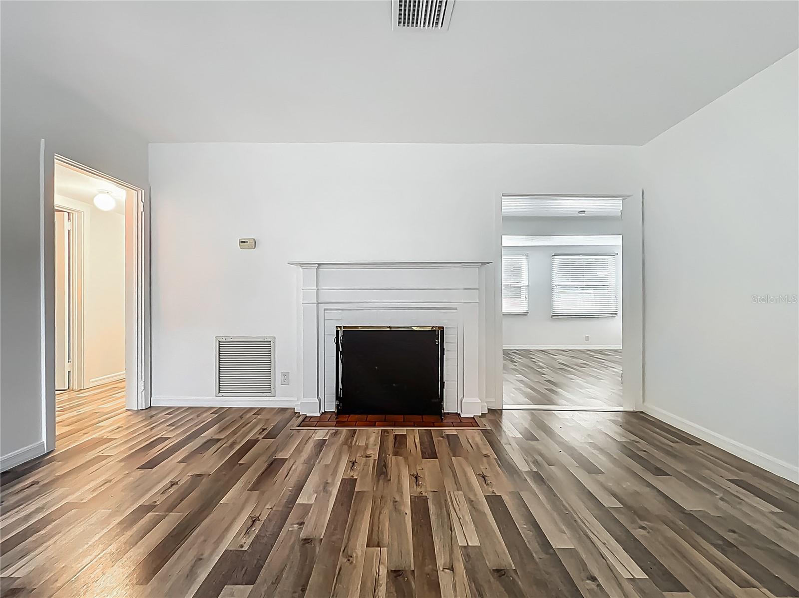 Image 4 of 41 For 810 Catalina Drive