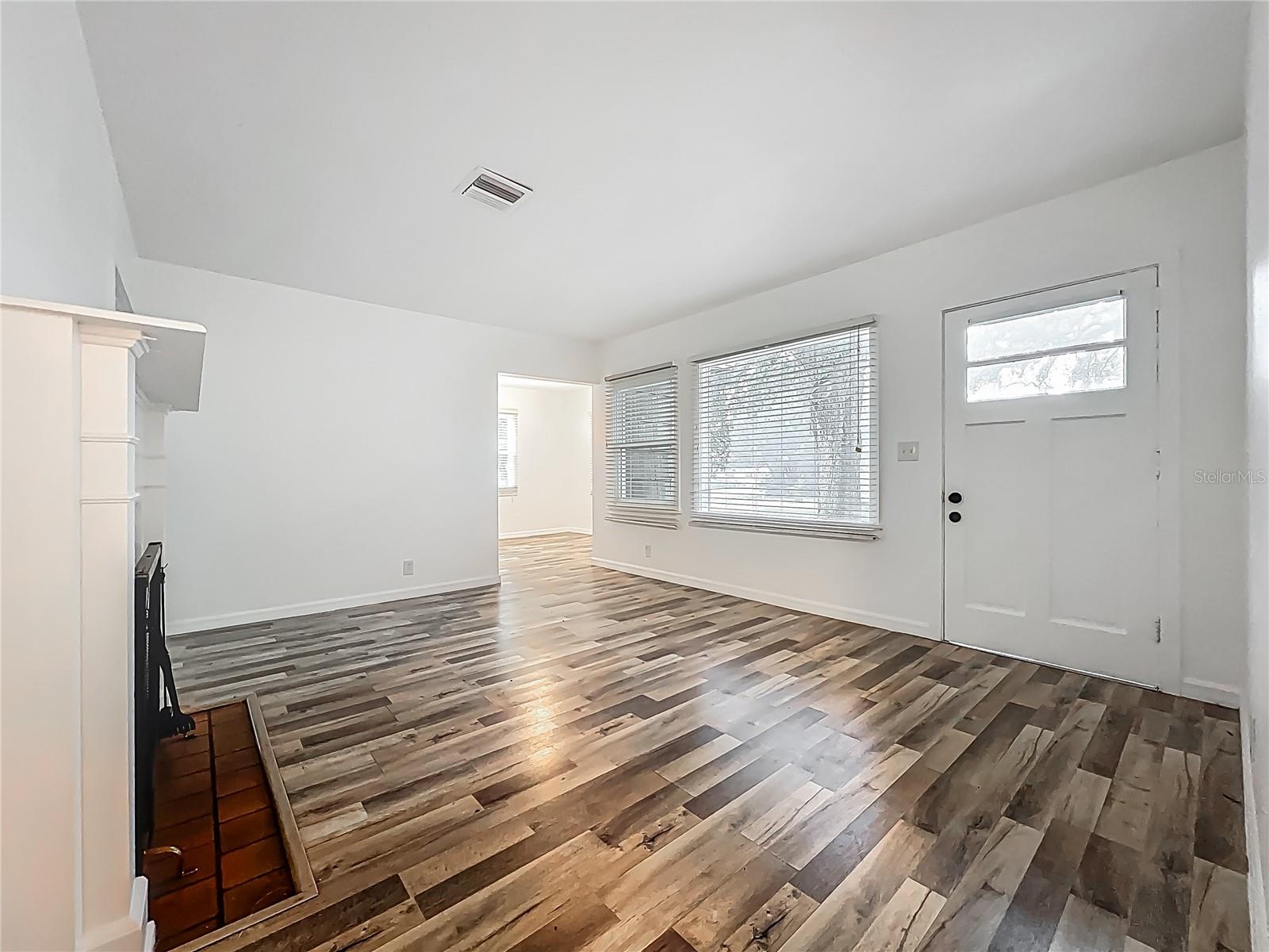 Image 6 of 41 For 810 Catalina Drive