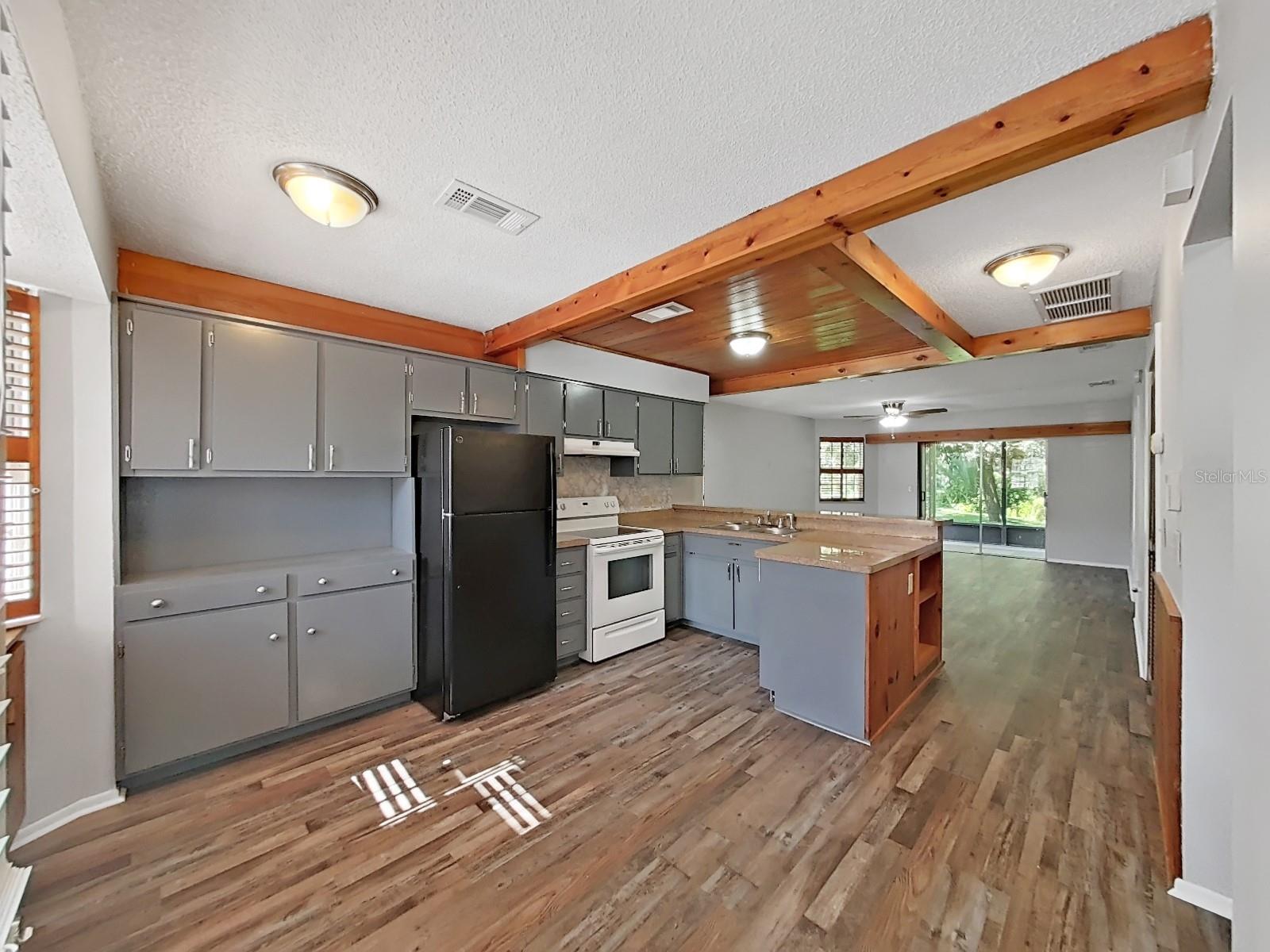 Image 32 of 43 For 12627 Cherrydale Lane