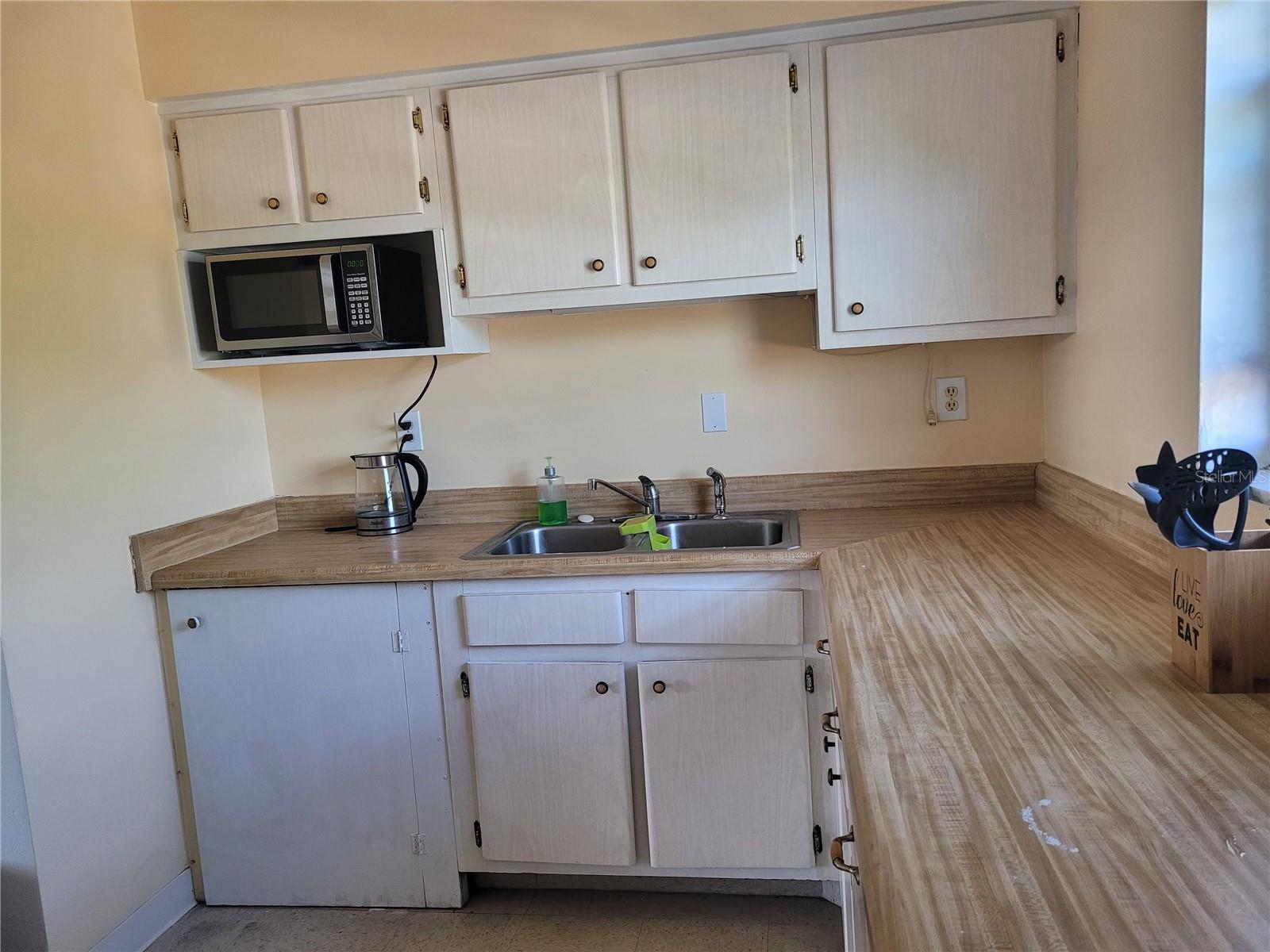 Image 3 of 10 For 5505 Hernandes Drive 118