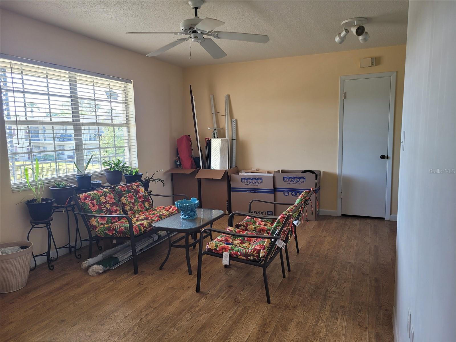 Image 8 of 10 For 5505 Hernandes Drive 118